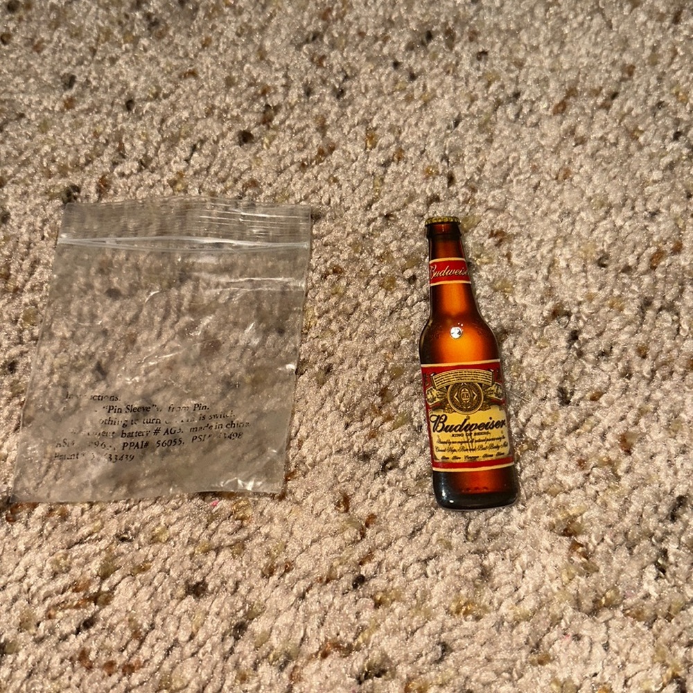 LIGHT UP COLLECTABLE budweiser PIN